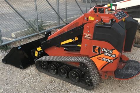 mini skid tracks|small stand on skid steer.